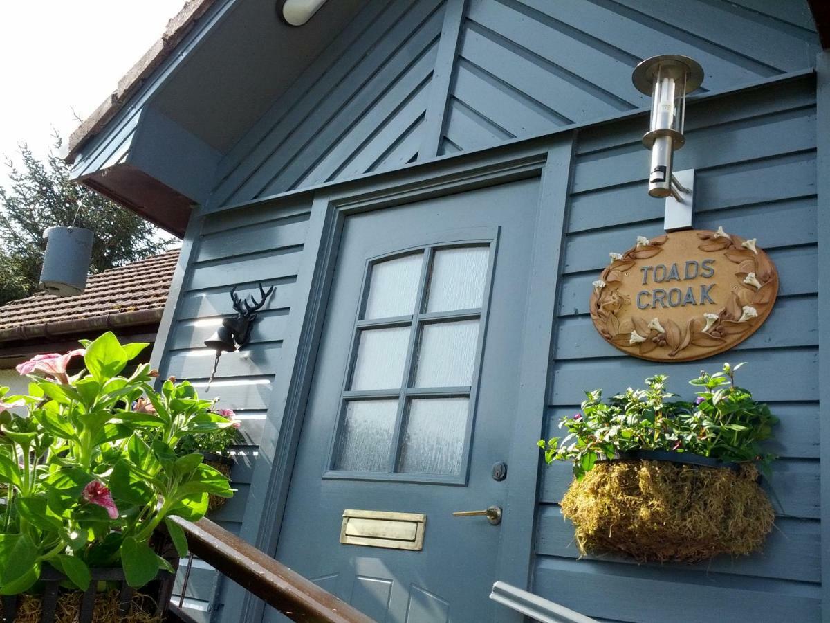 Toads Croak Inverness Exterior foto